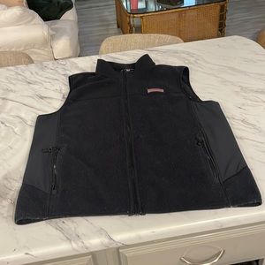 Large vineyard vines black vest men’s